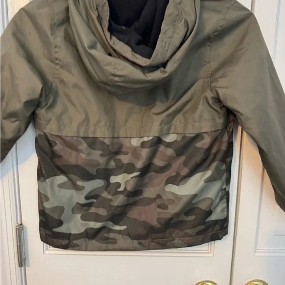 Carter's Kids Camo Jacket - Green and Brown. Adorable! Lined. Like New.Sz 6 - Picture 2 of 11